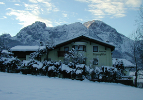 Rückseite Haus Alpenglühn